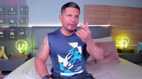 Stone Lee  online show from 09/30/25, 04:06