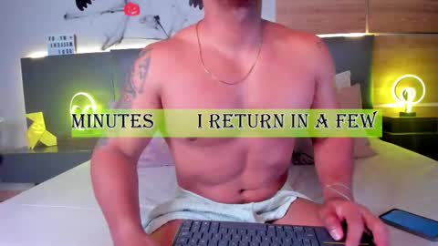 Snapshot of stone_lee_ chatting on 10/28/25, 09:57 Stone Lee online show from 10/28/25, 09:57