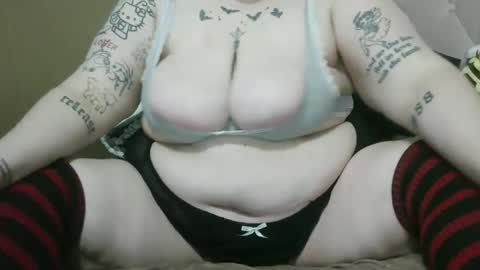 Snapshot of stonedbbw01 chatting on 01/17/26, 07:24 stonedbbw01 online show from 01/17/26, 07:24