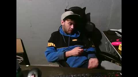 Snapshot of stonedpanda77 chatting on 12/24/24, 09:06 stonedpanda77 online show from 12/24/24, 09:06