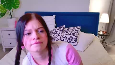 Snapshot of stormi_sky chatting on 04/28/26, 06:07 Leila online show from 04/28/26, 06:07