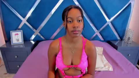 Snapshot of stormihills chatting on 10/07/25, 04:59 Sweety Stormi online show from 10/07/25, 04:59