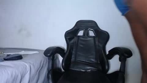 stormiing_18 online show from 12/04/25, 04:38