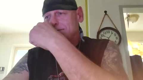 Snapshot of stormynorm14 chatting on 10/25/25, 02:02 stormynorm14 online show from 10/25/25, 02:02