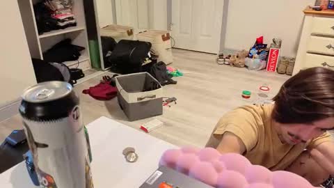 Snapshot of str8whiteboy21 chatting on 10/29/25, 05:31 str8whiteboy21 online show from 10/29/25, 05:31