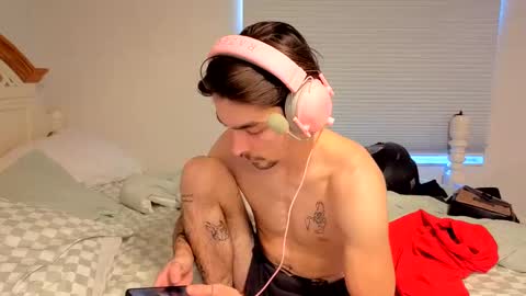 Snapshot of str8whiteboy21 chatting on 11/16/25, 08:25 str8whiteboy21 online show from 11/16/25, 08:25