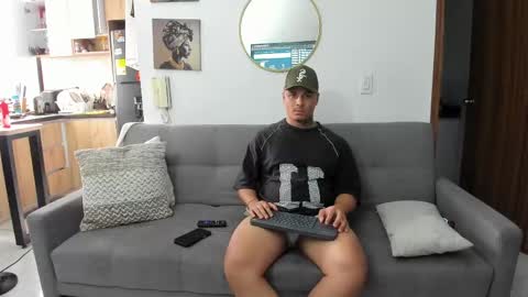 straight__friends online show from 05/21/26, 01:51