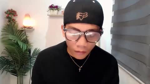 Snapshot of straight_moreno69 chatting on 06/05/26, 11:38 James online show from 06/05/26, 11:38