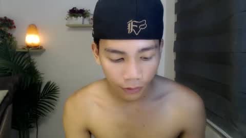 Snapshot of straight_moreno69 chatting on 06/13/26, 09:51 James online show from 06/13/26, 09:51