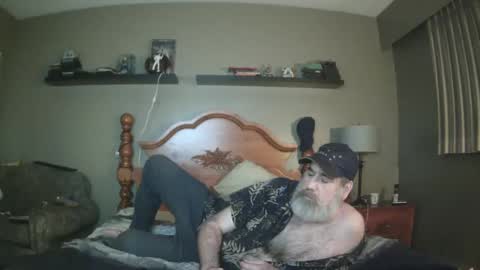 Snapshot of straightbear4you chatting on 02/21/25, 05:35 Straightbear4you online show from 02/21/25, 05:35