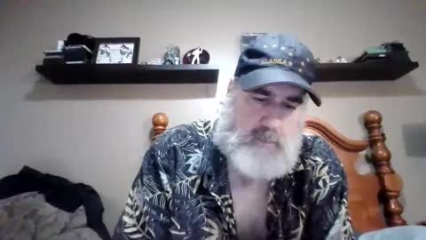Snapshot of straightbear4you chatting on 09/10/25, 11:38 Straightbear4you online show from 09/10/25, 11:38