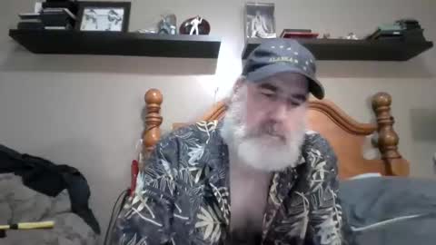 Snapshot of straightbear4you chatting on 09/13/25, 10:09 Straightbear4you online show from 09/13/25, 10:09