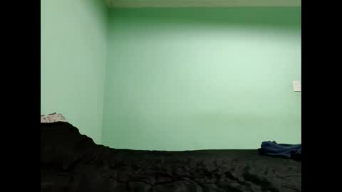 Snapshot of straightsoccerboy chatting on 12/16/25, 08:52 straightsoccerboy online show from 12/16/25, 08:52