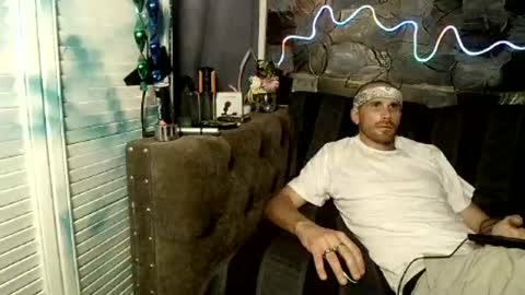 straitpipermann22 online show from 08/05/26, 02:25