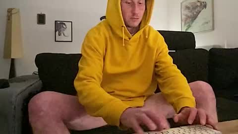 Snapshot of strammer_willi chatting on 01/18/26, 01:42 strammer_willi online show from 01/18/26, 01:42