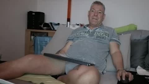 Snapshot of stranger1966 chatting on 03/25/26, 10:27 Stranger online show from 03/25/26, 10:27