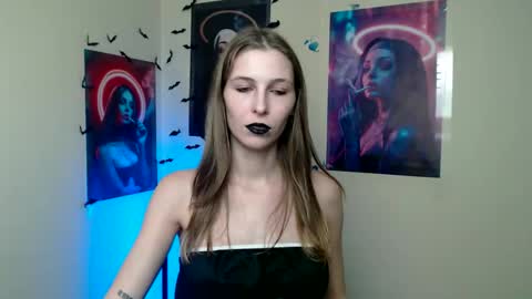 Amalia online show from 10/31/25, 01:23