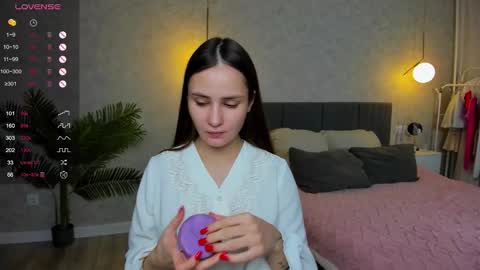 Laura online show from 01/16/26, 02:59