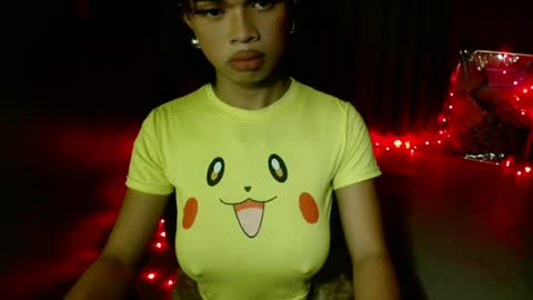 strawberry_kisses143 online show from 06/21/26, 06:16