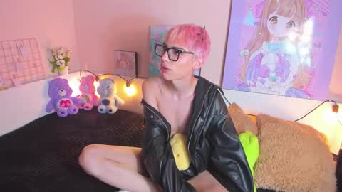 Snapshot of strawberry_kitty_ chatting on 11/05/25, 03:01 strawberry_kitty_ online show from 11/05/25, 03:01