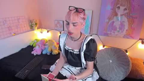 Snapshot of strawberry_kitty_ chatting on 11/08/25, 04:23 strawberry_kitty_ online show from 11/08/25, 04:23