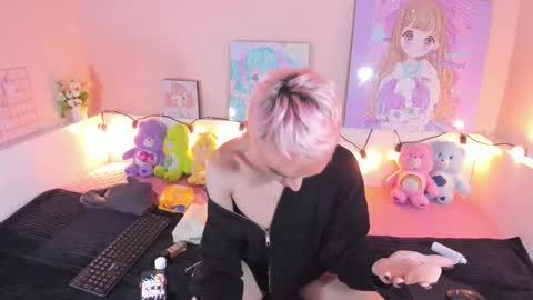 Snapshot of strawberry_kitty_ chatting on 11/15/25, 11:21 strawberry_kitty_ online show from 11/15/25, 11:21