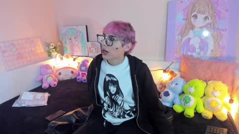 Snapshot of strawberry_kitty_ chatting on 11/30/25, 04:05 strawberry_kitty_ online show from 11/30/25, 04:05