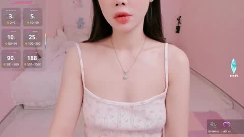strawberry_loveee online show from 09/26/25, 03:21