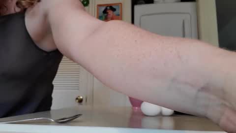 Snapshot of strawberrylotsacake chatting on 09/13/25, 03:01 Strawberrylotsacake online show from 09/13/25, 03:01