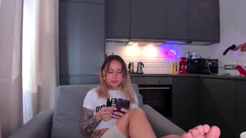 Tati and Lola online show from 09/12/25, 09:31