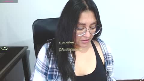 Snapshot of strawlux chatting on 02/26/26, 07:29 strawlux online show from 02/26/26, 07:29