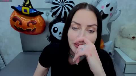 Michellee online show from 10/27/25, 06:45