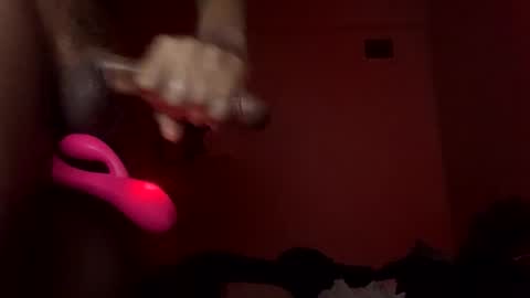 Snapshot of strictlysoloo chatting on 01/05/25, 10:32 strictlysoloo online show from 01/05/25, 10:32