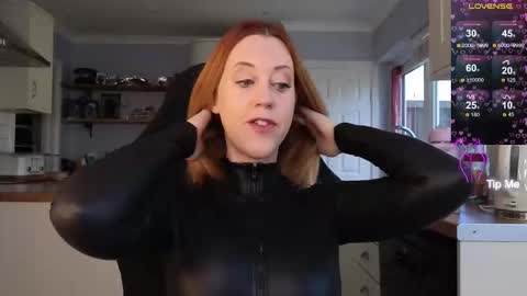 Amorina online show from 09/25/25, 09:24