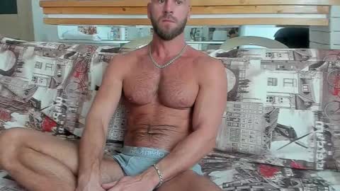 Snapshot of strong_arni chatting on 02/10/25, 10:20 Strong Arni online show from 02/10/25, 10:20