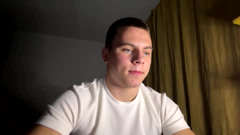 Snapshot of strong_baby chatting on 10/25/25, 05:08 Strong Baby online show from 10/25/25, 05:08