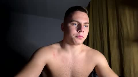 Snapshot of strong_baby chatting on 10/26/25, 04:02 Strong Baby online show from 10/26/25, 04:02