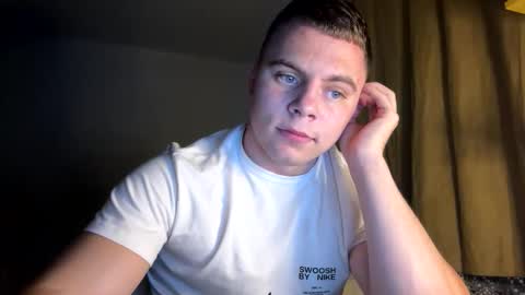 Snapshot of strong_baby chatting on 11/23/25, 06:52 Strong Baby online show from 11/23/25, 06:52