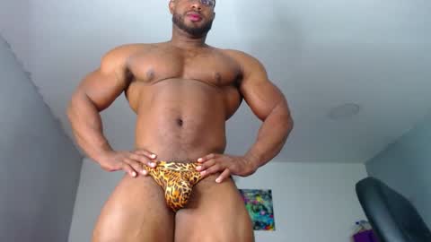 strong_george1 online show from 12/13/24, 11:17