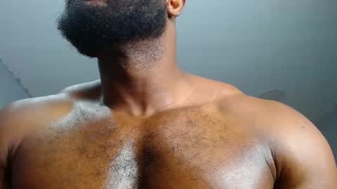 strong_george1 online show from 03/05/25, 10:43