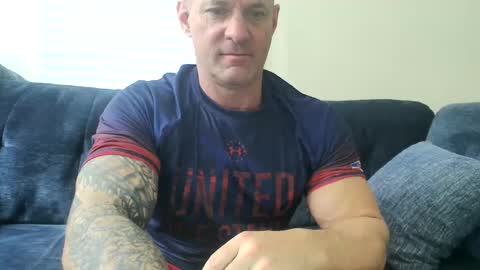 Snapshot of strongandhard073 chatting on 09/29/25, 05:07 StrongAndHard online show from 09/29/25, 05:07