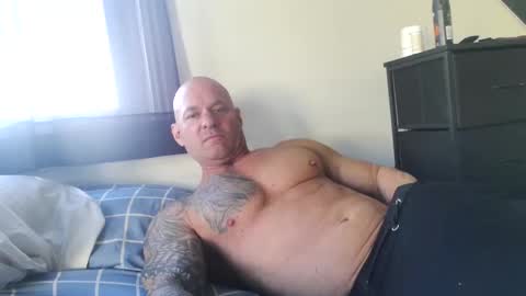 Snapshot of strongandhard073 chatting on 10/22/25, 12:49 StrongAndHard online show from 10/22/25, 12:49