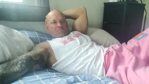 Snapshot of strongandhard073 chatting on 10/24/25, 06:37 StrongAndHard online show from 10/24/25, 06:37