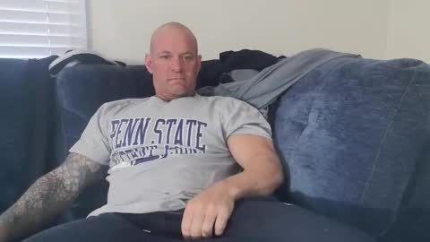 Snapshot of strongandhard073 chatting on 10/28/25, 11:58 StrongAndHard online show from 10/28/25, 11:58