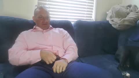 Snapshot of strongandhard073 chatting on 11/04/25, 09:36 StrongAndHard online show from 11/04/25, 09:36