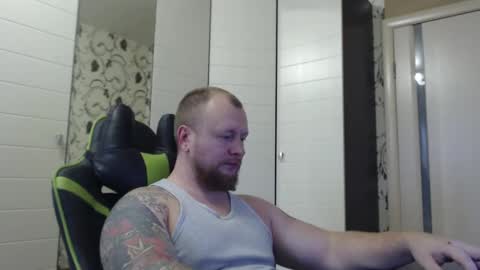 Snapshot of strongass18 chatting on 11/01/25, 08:49 Alex online show from 11/01/25, 08:49