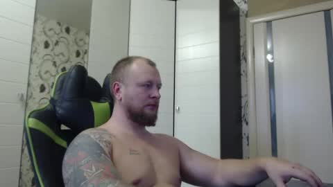Snapshot of strongass18 chatting on 11/02/25, 12:07 Alex online show from 11/02/25, 12:07