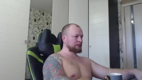 Snapshot of strongass18 chatting on 01/18/26, 12:09 Alex online show from 01/18/26, 12:09