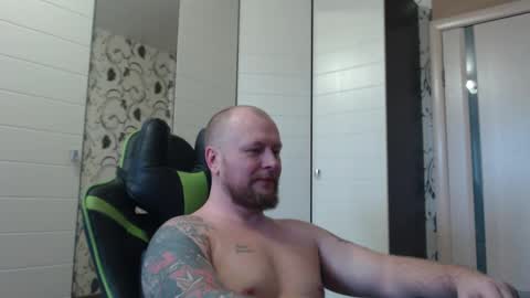 Snapshot of strongass18 chatting on 03/08/26, 01:04 Alex online show from 03/08/26, 01:04