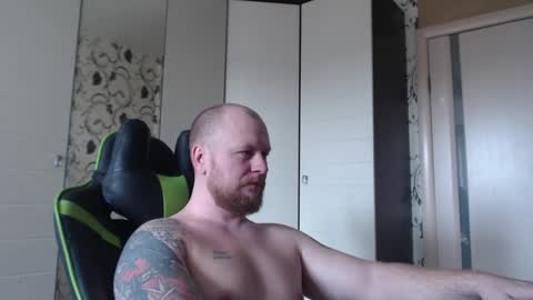 Snapshot of strongass18 chatting on 03/12/26, 09:26 Alex online show from 03/12/26, 09:26